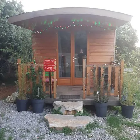 بيت للعطل Roulotte *